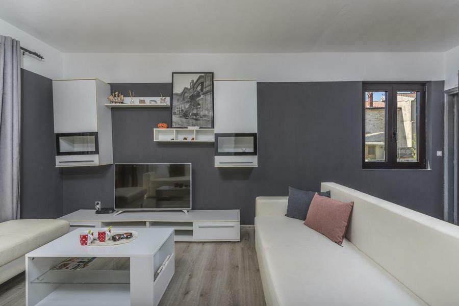 Apartment Zak Novigrad  Bagian luar foto